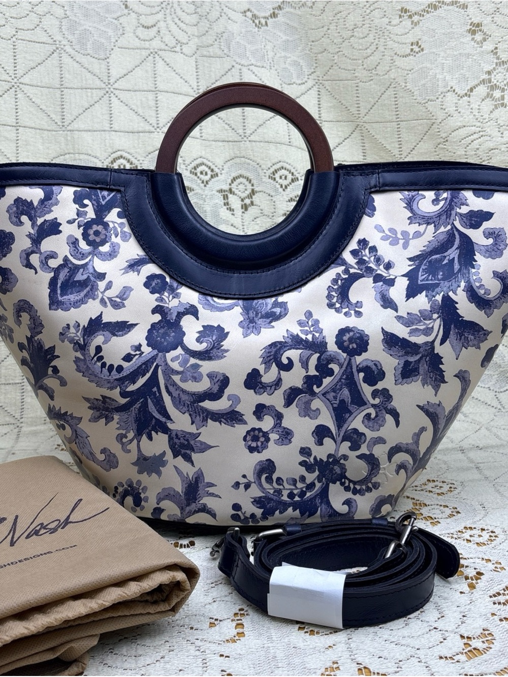 Patricia Nash NEW Renissance Revival Luni Tote Bag Navy Blue & Off-White Floral